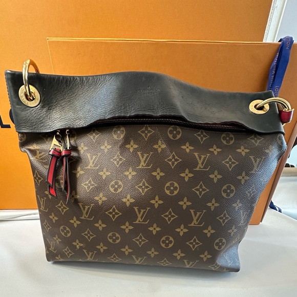 Authentic Louis Vuitton Tuileries Hobo with Red Interior - Picture 8 of 12